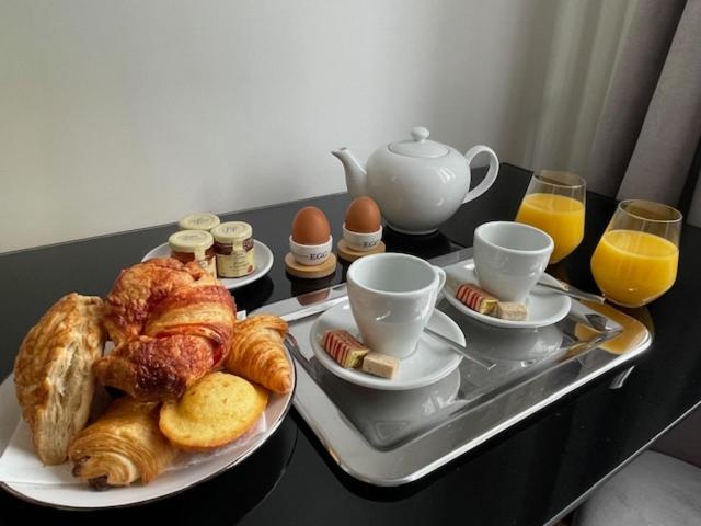 Grand Appartement D'Exception Au Chateau Randin Ecully Bagian luar foto