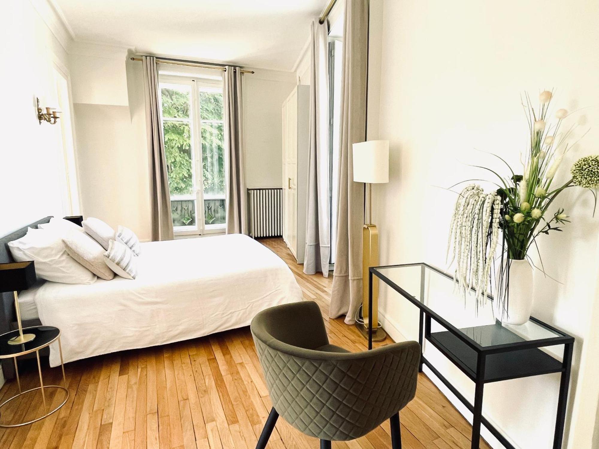 Grand Appartement D'Exception Au Chateau Randin Ecully Bagian luar foto